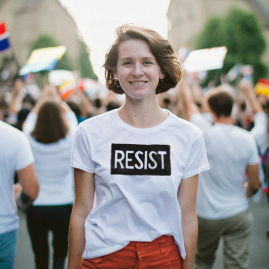 T-shirt - RESIST - Organic Cotton